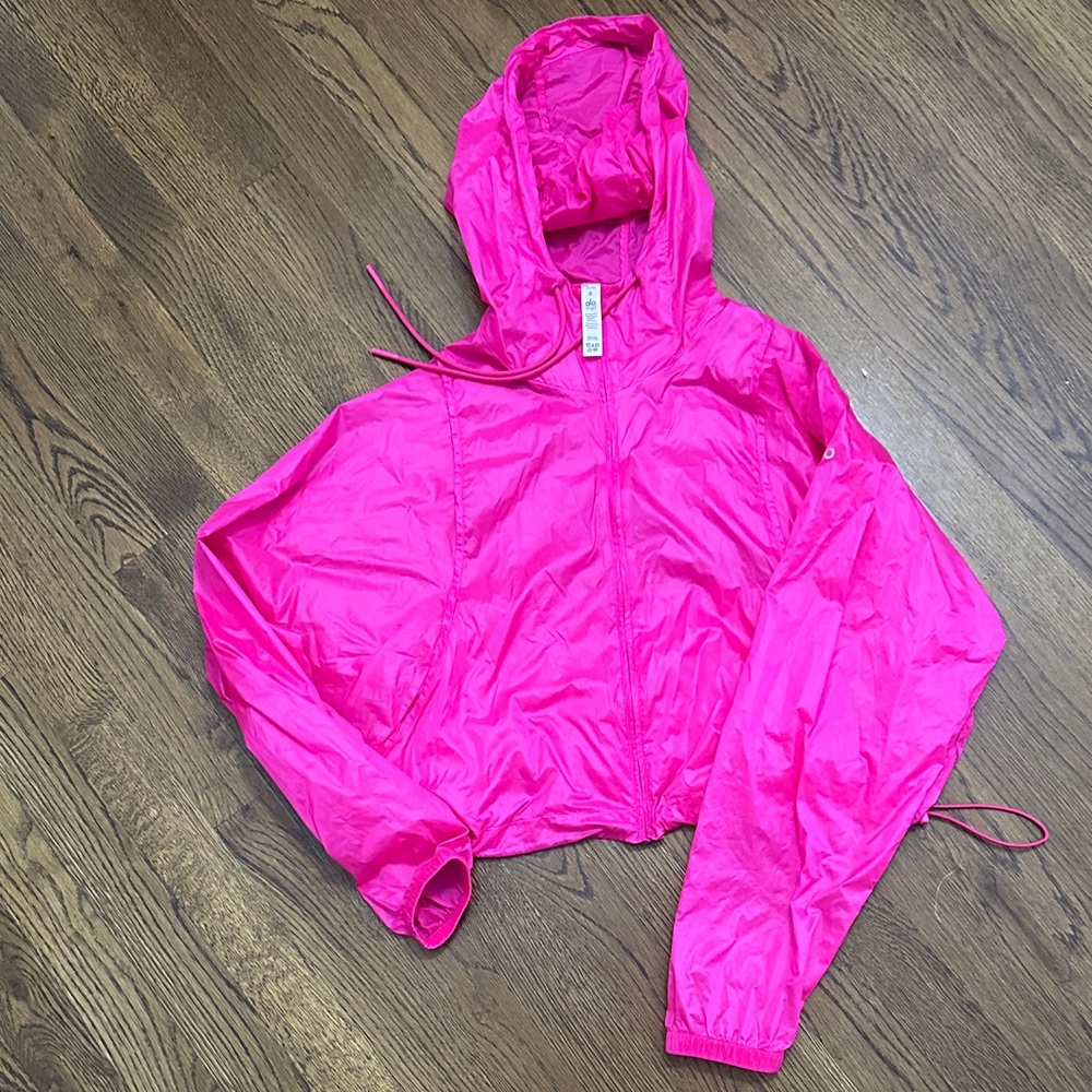 Vibrant Pink Hooded Windbreaker - Alo Yoga